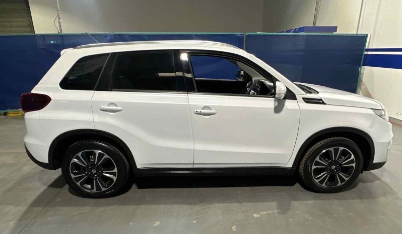 
								2024 Suzuki Vitara full									