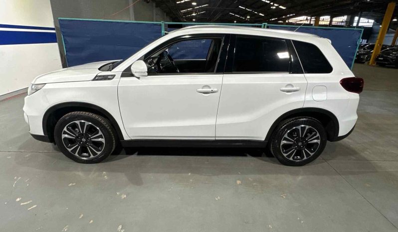 
								2024 Suzuki Vitara full									