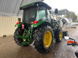 
										John Deere 5083E full									