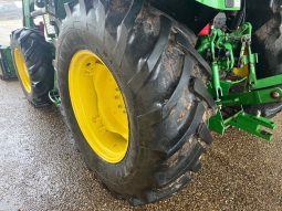 
										John Deere 5083E full									
