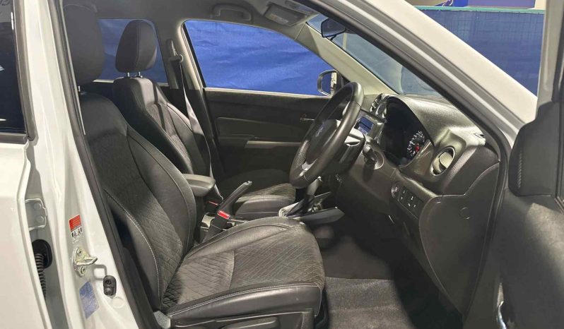 
								2024 Suzuki Vitara full									